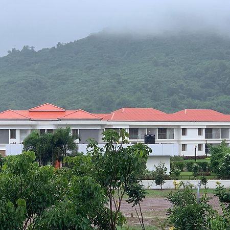 Mizzle Exotica Lonavala Apartment Exterior photo